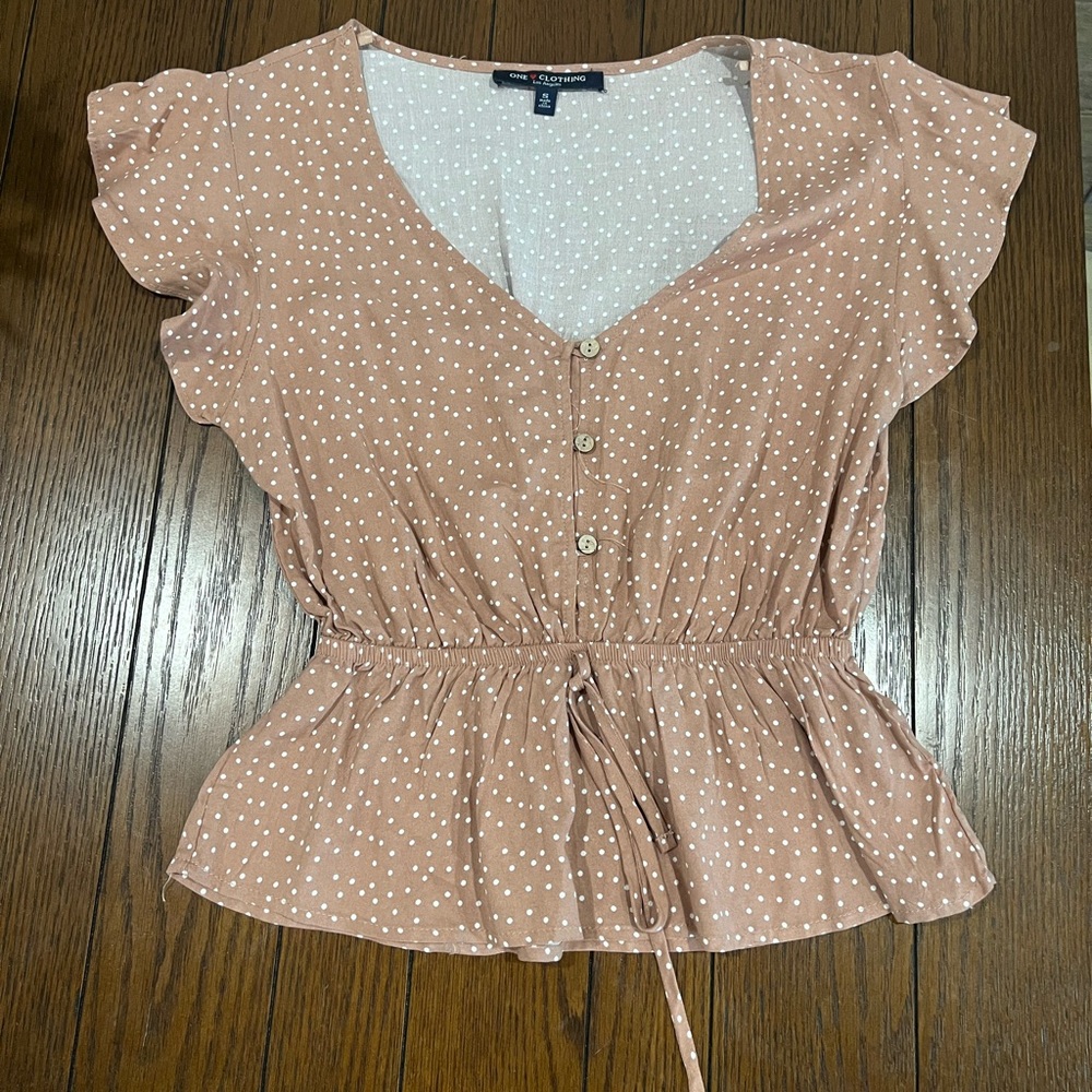 Cute blouse.